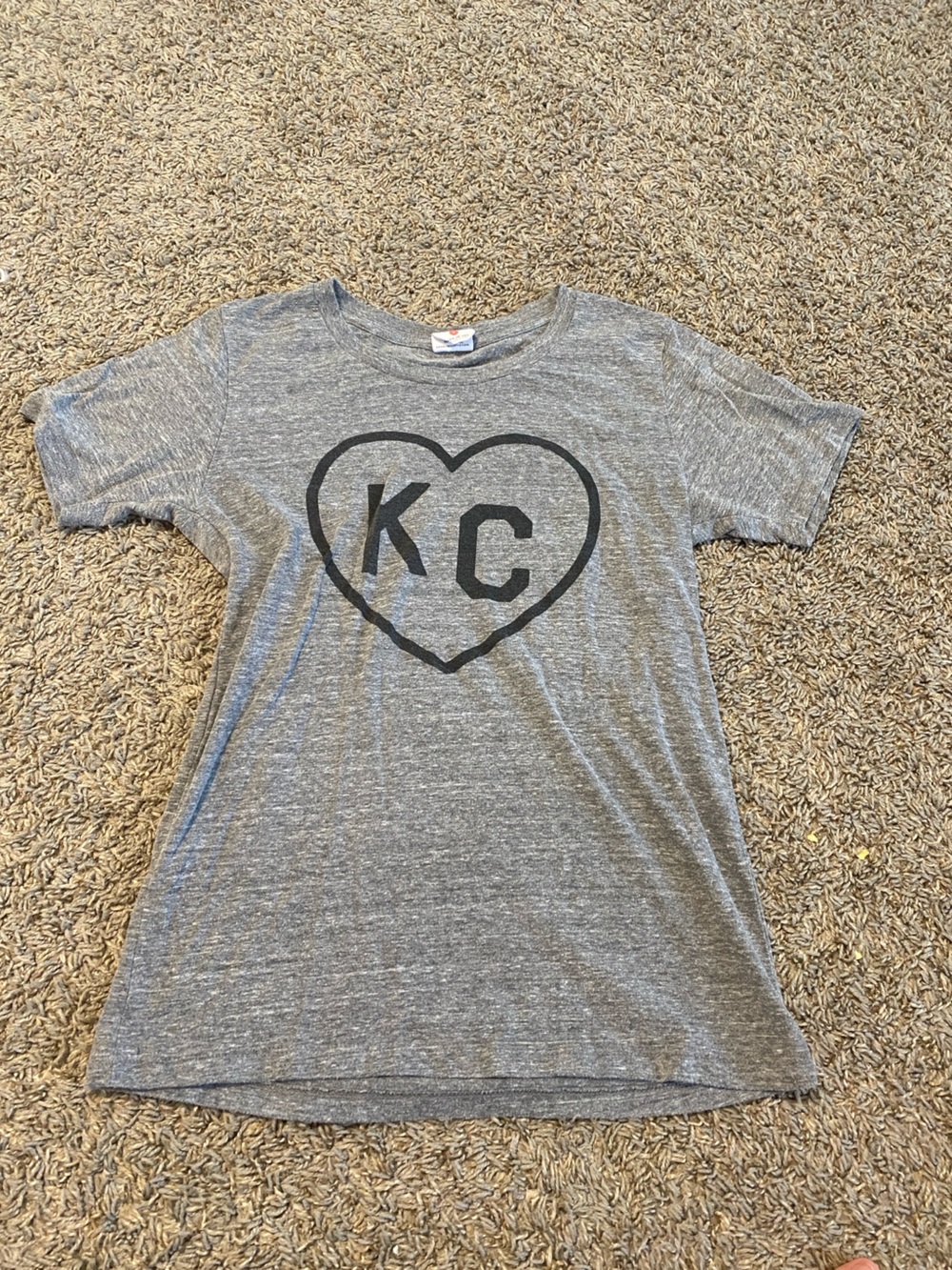 KC Heart Graphic Short Sleeve Tee - Gray